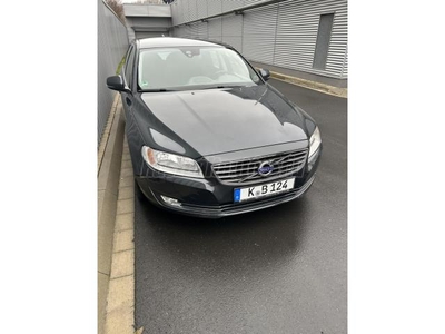 VOLVO V70 2.0 D [D4] Momentum