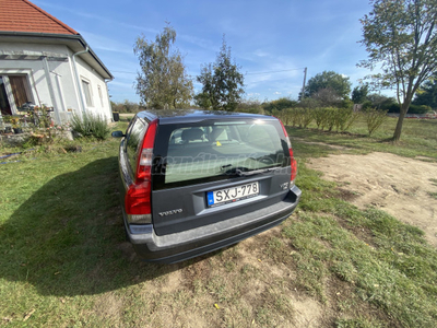 VOLVO V70 2.4 D [D5]