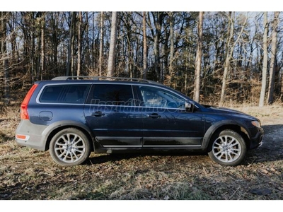 VOLVO XC70 2.4 D [D5] AWD Momentum