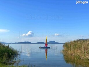 Eladó közvetlen vízparti nyaralóapartmanok Balatonfenyves legszebb