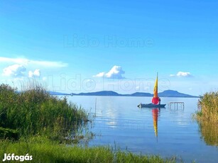 Eladó közvetlen vízparti nyaralóapartmanok Balatonfenyves legszebb