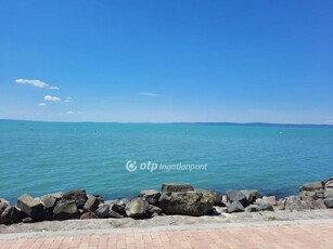 Eladó nyaraló Balatonakarattya