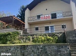 Felújított , panorámás családi ház eladó !