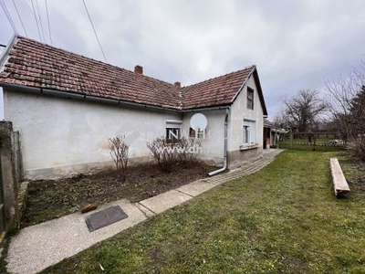 Eladó Ház, Veszprém megye Káptalantóti Káptalantóti piac