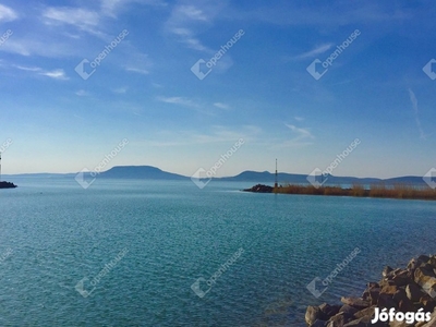 Balatonlelle, eladó társasházi lakás