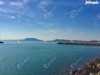 Balatonlelle, eladó társasházi lakás