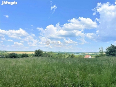 Eladó telek, Magyarhertelend