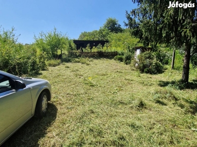 Gyermelyen panorámás kis nyaraló eladó!