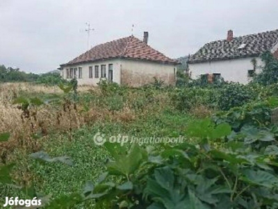 Szekszárd, Decsi hegyen 7000 nm telek eladó