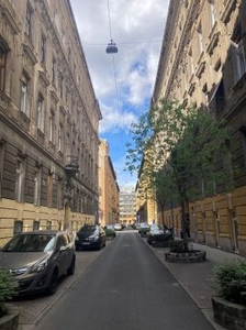 Eladó Lakás, Budapest 7 kerület 2 lakássá alakítható erkélyes lakás a Keleti pu. közelében