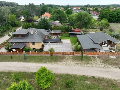 Lakitelek, ingatlan, ház, 205 m2, 79.990.000 Ft