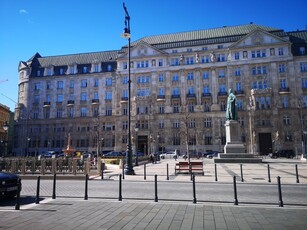 Kiadó téglalakás, albérlet Budapest, V. kerület, Lipótváros, József Nádor tér 10, félemelet