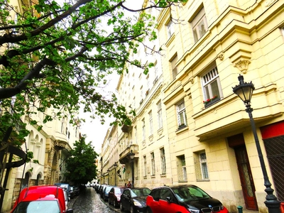 Eladó jó állapotú lakás - Budapest V. kerület