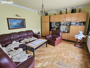 4 szoba+nappalis eladó családi ház Mályiban!