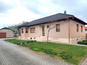 Kecskemét, ingatlan, ház, 124 m2, 168.800.000 Ft