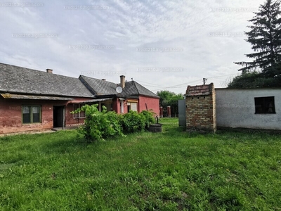Eladó családi ház - Bakonytamási, Veszprém megye