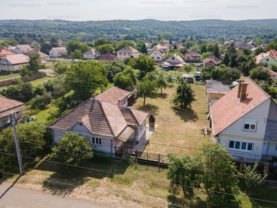 Eladó családi ház - Bernecebaráti, Pest megye