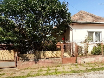 Eladó családi ház - Sárazsadány, Kossuth Lajos utca