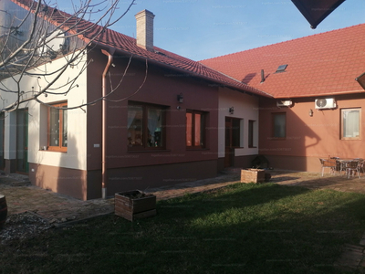 Eladó családi ház - Szeged, Szabadság tér