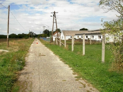 Eladó külterületi telek - Esztergom, Kertváros