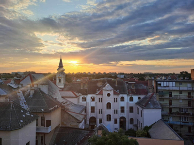 Eladó tégla lakás - Kecskemét, Kossuth tér 6-7.