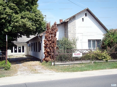 Eladó családi ház - Balatonfőkajár, Kossuth Lajos utca 16.