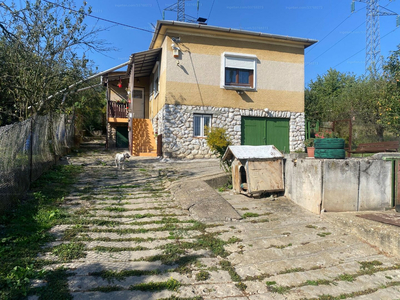 Eladó családi ház - Miskolc, Szegfű utca