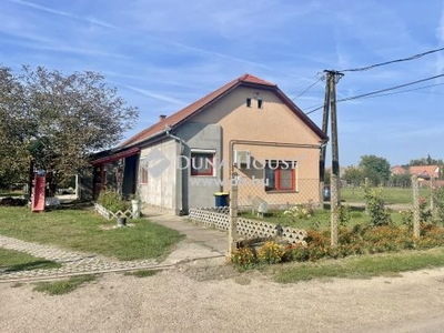 Eladó Ház, Bács-Kiskun megye, Izsák - Izsák csendes utcáján eladó családi ház