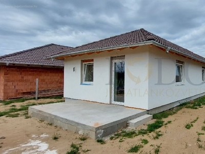 újépítésű, Csévharaszt, ingatlan, ház, 97 m2, 55.000.000 Ft