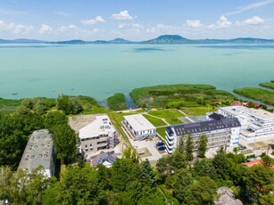 Eladó téglalakás Balatonfenyves, 1. emelet