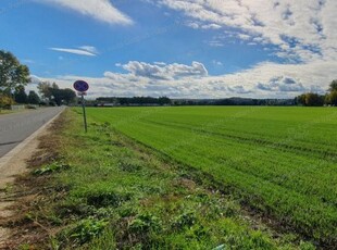 Eladó telek Győrújbarát