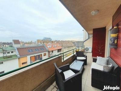 Eladó penthouse lakás, Budapest 13. ker.