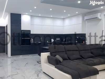 Újszerű modern kivitelezésű nappali+3szobás családi ház eladó!