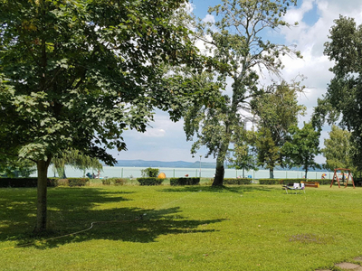 Eladó jó állapotú nyaraló - Balatonföldvár