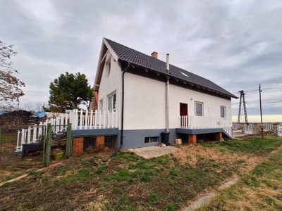 Eladó Ház, Győr-Moson-Sopron megye Mosonszentmiklós csendes utcában
