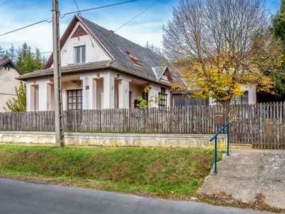 Felsőpetény, Alkotmány utca