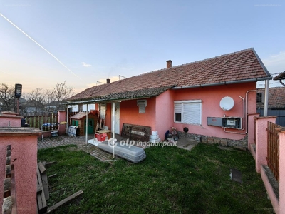 Kisújszállás, ingatlan, ház, 49 m2, 6.200.000 Ft