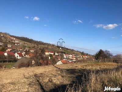 Szekszárd Balparásztán, magával ragadó panorámás, 900 m2-es belterület