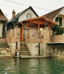 Eladó Ház, Somogy megye Gyékényes Gyönyörűen felújított, Közvetlen vízparti nyaraló eladó Gyékényesen!