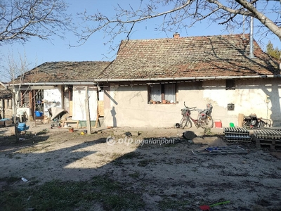 Eladó felújítandó ház - Csongrád