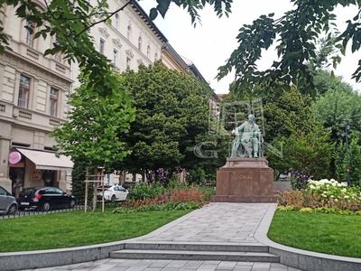 Eladó felújított lakás - Budapest VI. kerület