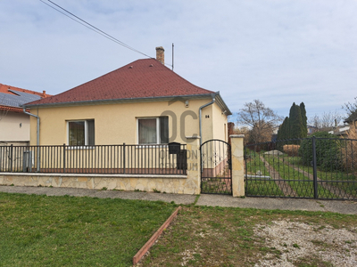 Eladó jó állapotú ház - Győr