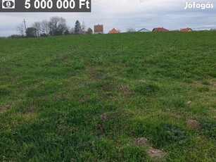 Dabas-Besnyőn eladó 3341m2-es terület