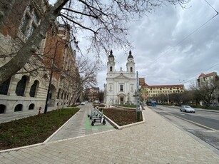 Eladó téglalakás Budapest, VIII. kerület, Tetőtér