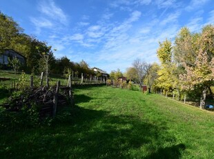 Eladó telek Győrújbarát