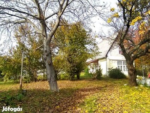 Miskolc-Pereces eladó zártkerti ingatlan panorámás kilátással