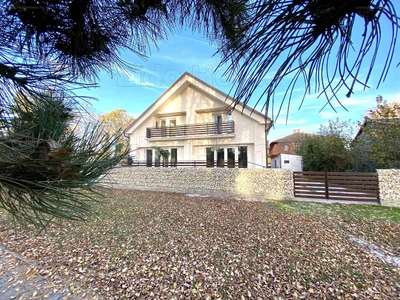 Balatonfenyves, ingatlan, nyaraló, 200 m2, 160.000.000 Ft