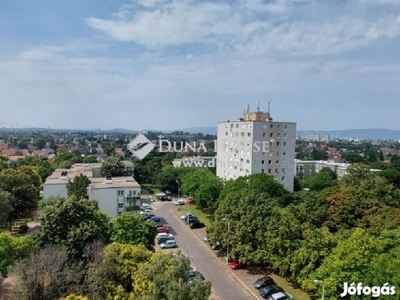 Budapest 15. ker. - Panorámás, loggiás, 2,5 szobás lakás.