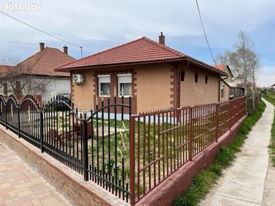 Sürgősen eladó Igrici központjában felújított családi ház!