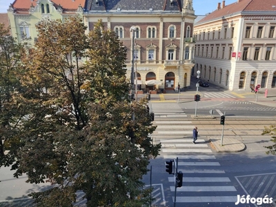 Felújított lakás kiadó a belvárosban, a Piac utcán